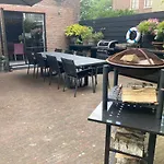 Villa Koetshuis Aan Het Water 3 Bedroom Voorburg