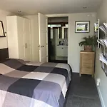 Koetshuis Aan Het Water 3 Bedroom Villa