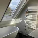 Koetshuis Aan Het Water 3 Bedroom Villa Voorburg