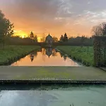 Villa Koetshuis Aan Het Water 3 Bedroom *