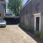 Koetshuis Aan Het Water 3 Bedroom Villa Voorburg