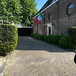 Koetshuis Aan Het Water 3 Bedroom Voorburg