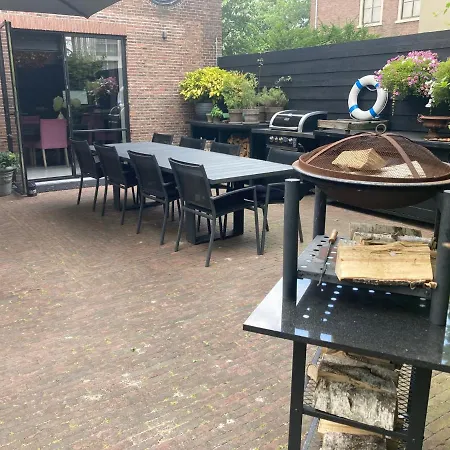 Villa Koetshuis Aan Het Water 3 Bedroom Voorburg