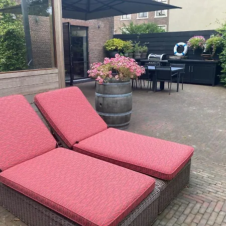 Koetshuis Aan Het Water 3 Bedroom * Voorburg