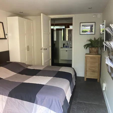 Koetshuis Aan Het Water 3 Bedroom וילה