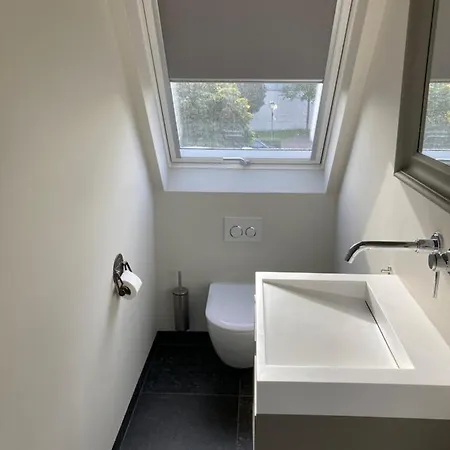 Koetshuis Aan Het Water 3 Bedroom וורבורג