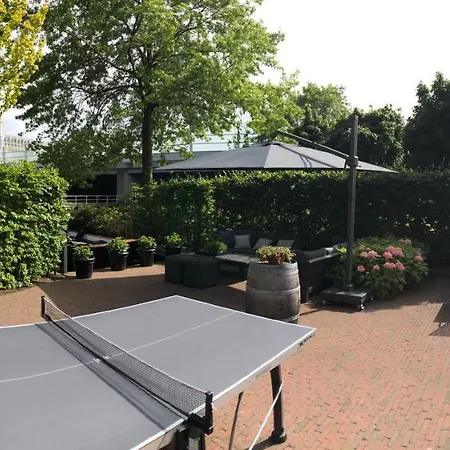 Koetshuis Aan Het Water 3 Bedroom וורבורג
