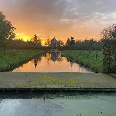 Villa Koetshuis Aan Het Water 3 Bedroom *