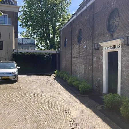 Koetshuis Aan Het Water 3 Bedroom Villa Voorburg