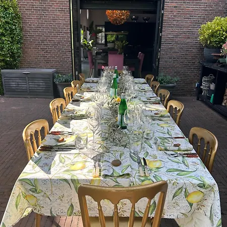Koetshuis Aan Het Water 3 Bedroom * Voorburg
