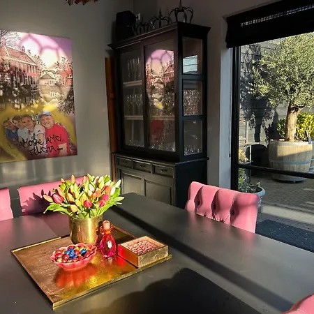 Koetshuis Aan Het Water 3 Bedroom Villa *