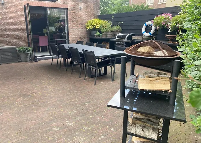 Villa Koetshuis Aan Het Water 3 Bedroom Voorburg