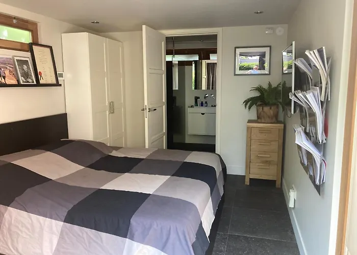 Koetshuis Aan Het Water 3 Bedroom ヴィラ