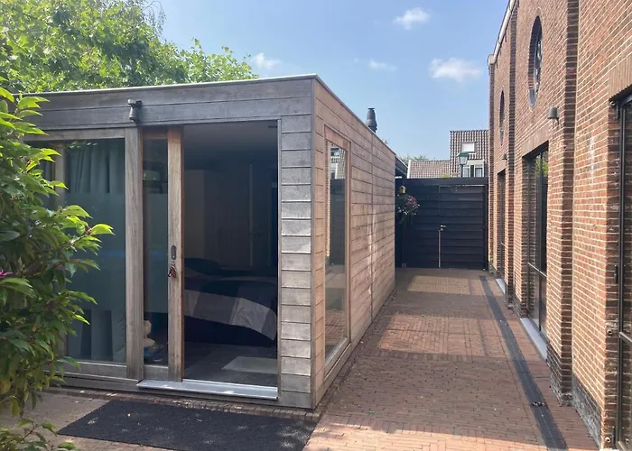 Koetshuis Aan Het Water 3 Bedroom *