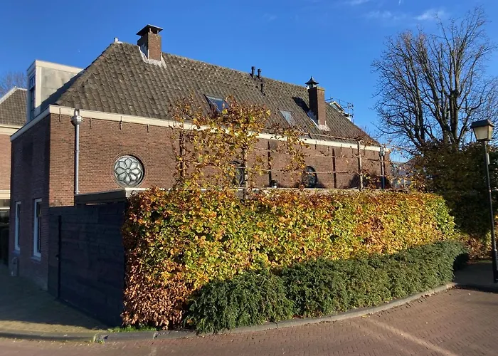 Koetshuis Aan Het Water 3 Bedroom Voorburg