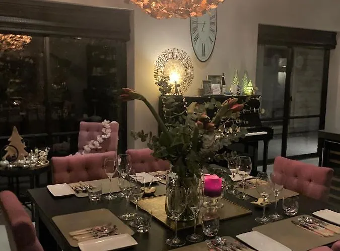 Koetshuis Aan Het Water 3 Bedroom Villa