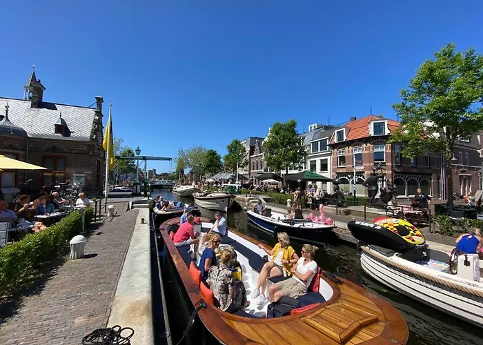 Koetshuis Aan Het Water 3 Bedroom