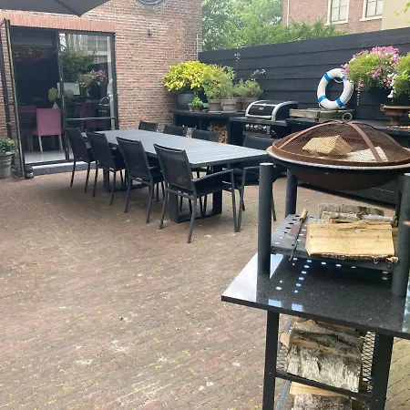 Villa Koetshuis Aan Het Water 3 Bedroom Voorburg