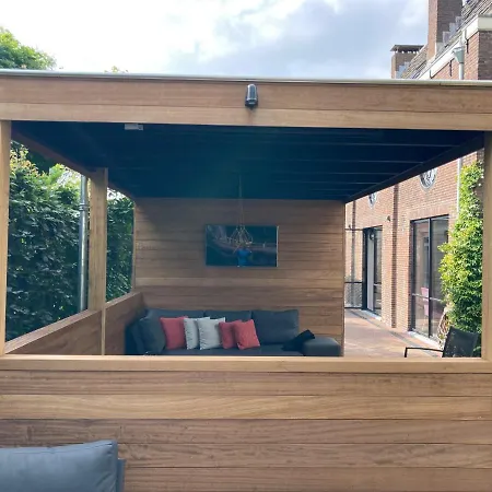 Koetshuis Aan Het Water 3 Bedroom * Voorburg