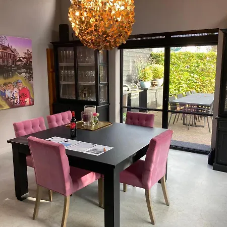 Koetshuis Aan Het Water 3 Bedroom Villa *