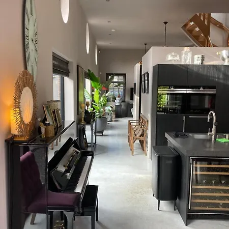 Koetshuis Aan Het Water 3 Bedroom *