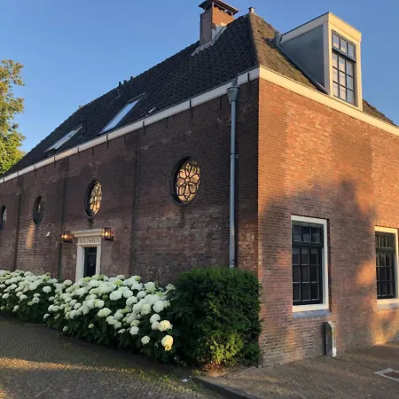 Koetshuis Aan Het Water 3 Bedroom וילה