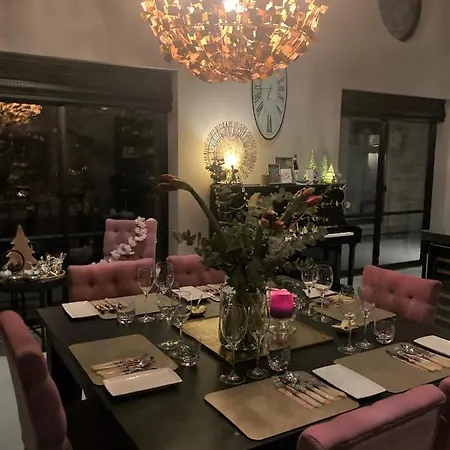 Koetshuis Aan Het Water 3 Bedroom Villa