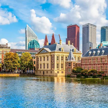 Villa Koetshuis Aan Het Water 3 Bedroom Voorburg