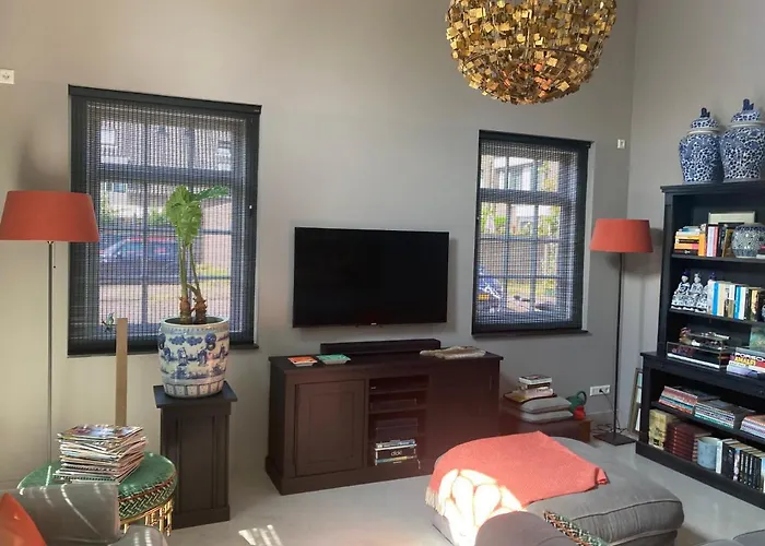 Koetshuis Aan Het Water 3 Bedroom *