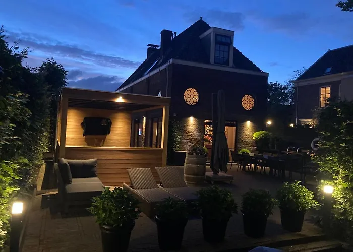 Villa Koetshuis Aan Het Water 3 Bedroom *