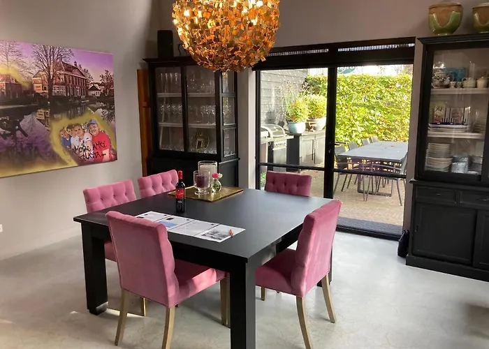 Koetshuis Aan Het Water 3 Bedroom Villa *