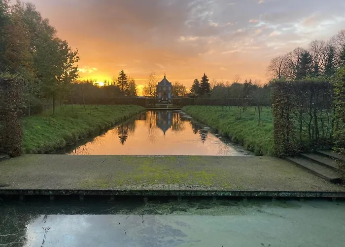 Villa Koetshuis Aan Het Water 3 Bedroom *