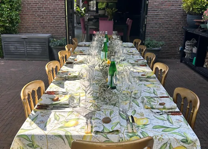 Koetshuis Aan Het Water 3 Bedroom * Voorburg