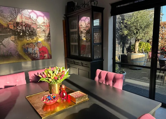 Koetshuis Aan Het Water 3 Bedroom Villa *