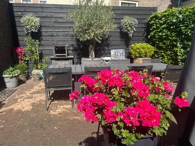 Villa Koetshuis Aan Het Water 3 Bedroom